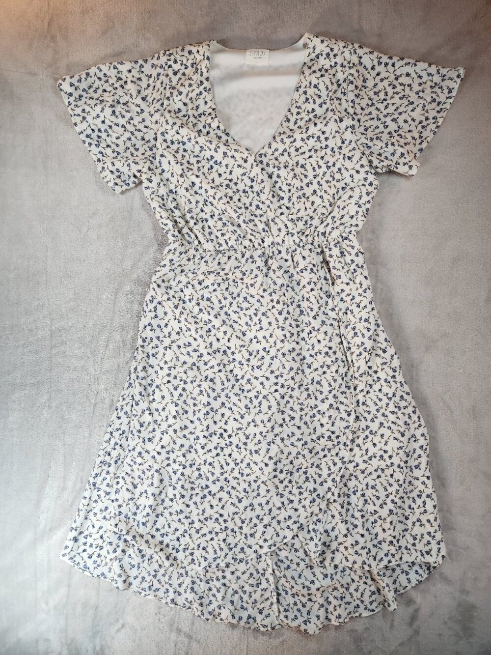Sienna Sky White Floral Flutter Sleeve Midi Dress Large
